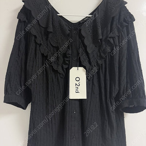 오즈세컨 아일렛 블라우스