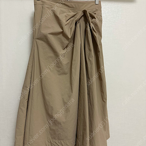 한섬 마인 드레이프 플레어 스커트 새상품