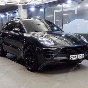 포르쉐 중고 포르쉐 마칸 중고 회색 2018년식 80,954km 가솔린 3.0 GTS 중고자동차