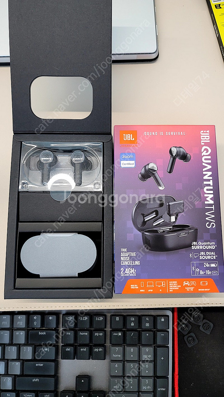 JBL QUANTUM TWS (정품) 판매 합니다.--0