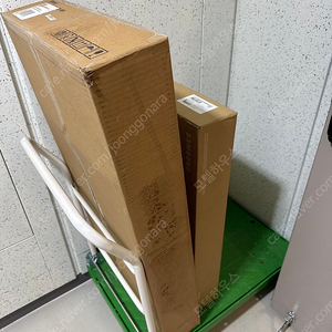 청주/세종) 삼성 스마트모니터 M7 32인치 + 정품 무빙 스탠드 삼탠바이미 화이트 미개봉 새제품 판매. 택배가능