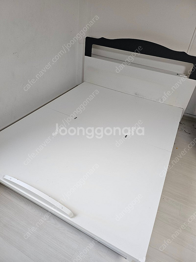 퀸 사이즈 침대 프레임 팔아요.--3
