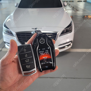 제네시스 G80 DH330 14년식 자동차키를 최신형 BMW 타입 LCD 풀터치 스크린 디스플레이키로 업그레이드 이식 개조 제네시스 로고 엠블럼 맞춤형 제작