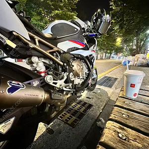 BMW S1000rr M팩 팝니다.