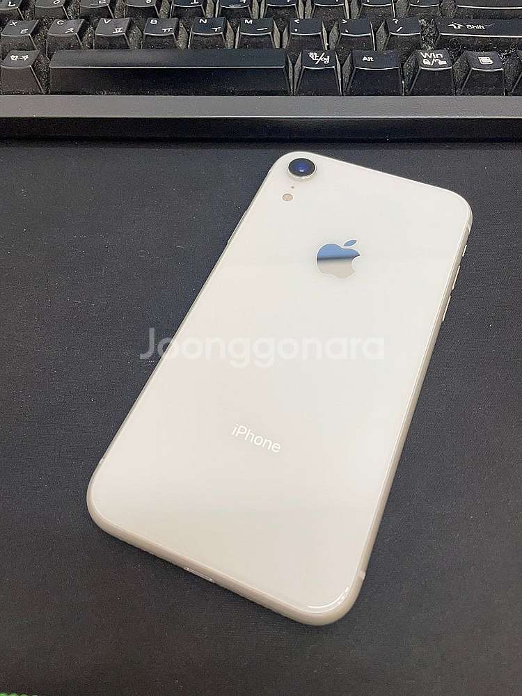 아이폰XR 화이트 64GB 상태좋은 중고19만 팝니다.--0