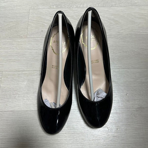 작은발 미들 힐 구두 5cm 새상품 220사이즈 둥근코
