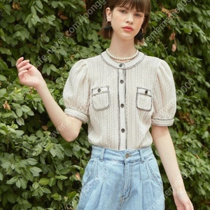 바이탈싸인 레이스 스티치 퍼프 블라우스