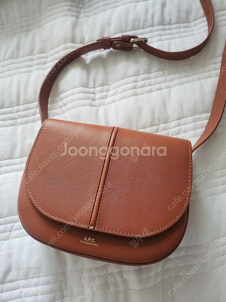 A.P.C. 아페쎄 베티백 브라운 (택포)--0