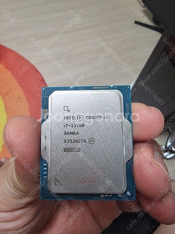 i7 13700 벌크 팝니다--0