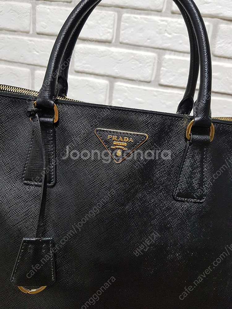 [정품] 프라다 금장 사피아노 토트백--4