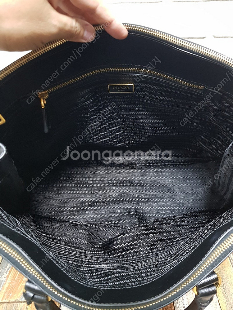[정품] 프라다 금장 사피아노 토트백--8
