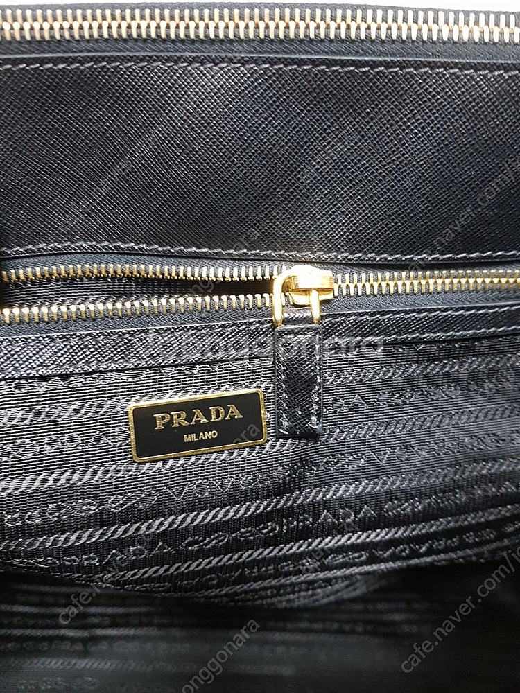 [정품] 프라다 금장 사피아노 토트백--9