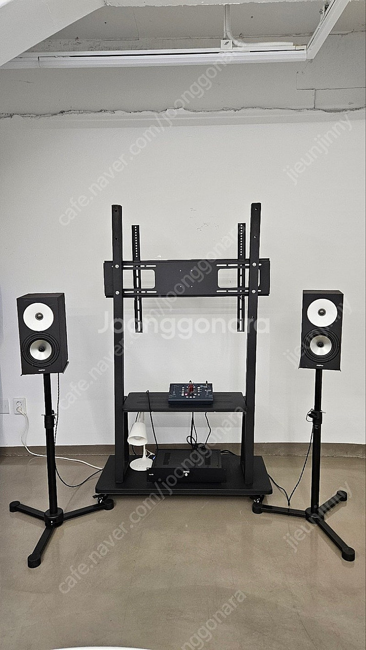 Heritage Audio, Amphion One18 ...--0