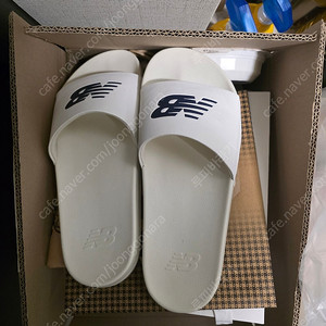 뉴발란스 슬리퍼 판매(사이즈300mm)