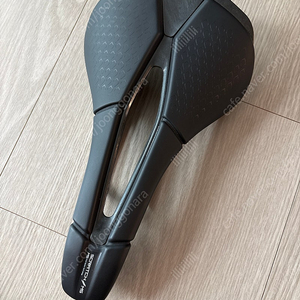 프롤로고 M5 스크래치 Tirox