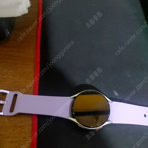 삼성 갤럭시 워치4 40mm 퍼플 색상입니다