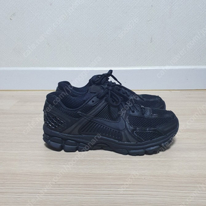 나이키 줌 보메로5 블랙 운동화 사이즈 240 판매해요