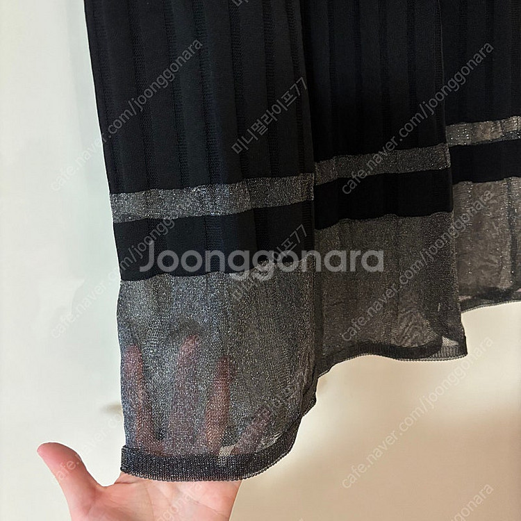 한섬 SJSJ 리브포인트 글리터 니트 플리츠 미디 스커...--4