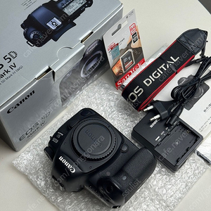 캐논 5d mark4 오막포 , 신계륵 24-70L , 할배백통 28-300mm , 새새아빠 EF 70-200L Ⅲ , EF 11-24L , 새아빠 , 오이만두