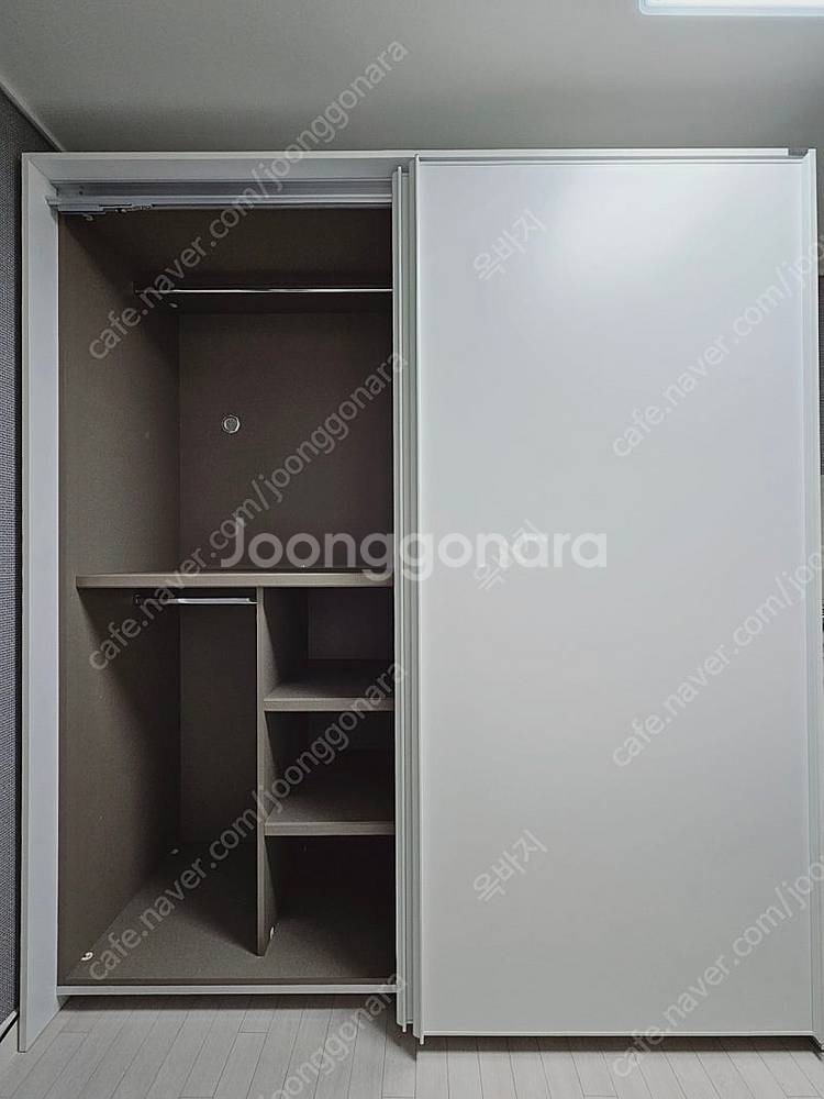 (완전 새 상품) 로홈 슬라이딩 키큰 옷장 1900--0
