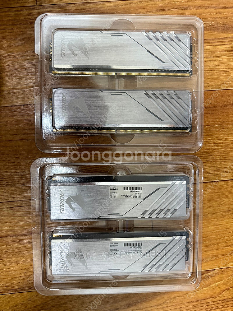 GIGABYTE AORUS DDR4-3200 CL16 ...--0