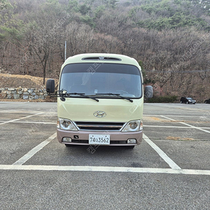 뉴카운티 캠핑카 롱바디 15인승 1종보통