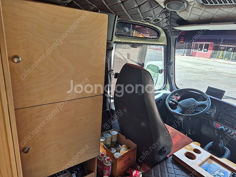 뉴카운티 캠핑카 롱바디 15인승 1종보통--9