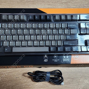 레오폴드 FC750R PD 은축, FC210TP 블랙&화이트 판매합니다.