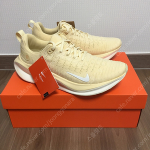 <새상품> 나이키 리액트 인피니티런 4세대 페일바닐라 270mm 저렴하게 판매합니다.