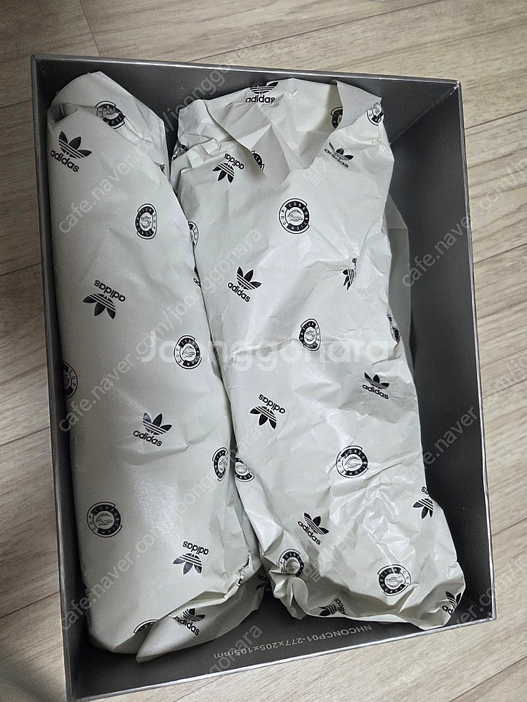아디다스 x 카시나 삼바 컨소시엄 컵 오프 화이트 트레...--2
