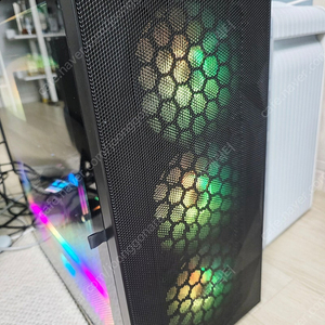 i5 13600kf 4070ti 본체 팝니다