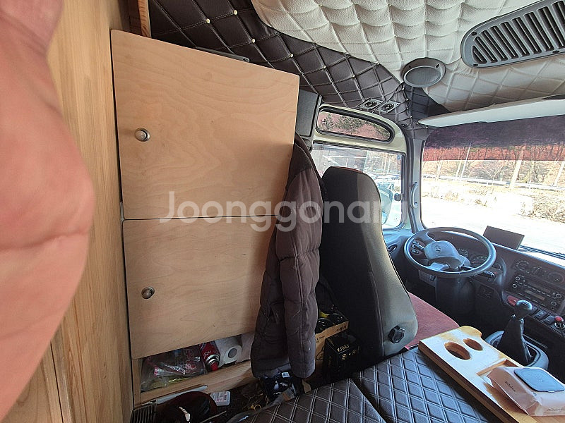 카운티캠핑카롱바디 1통보통 판매합니다.--9