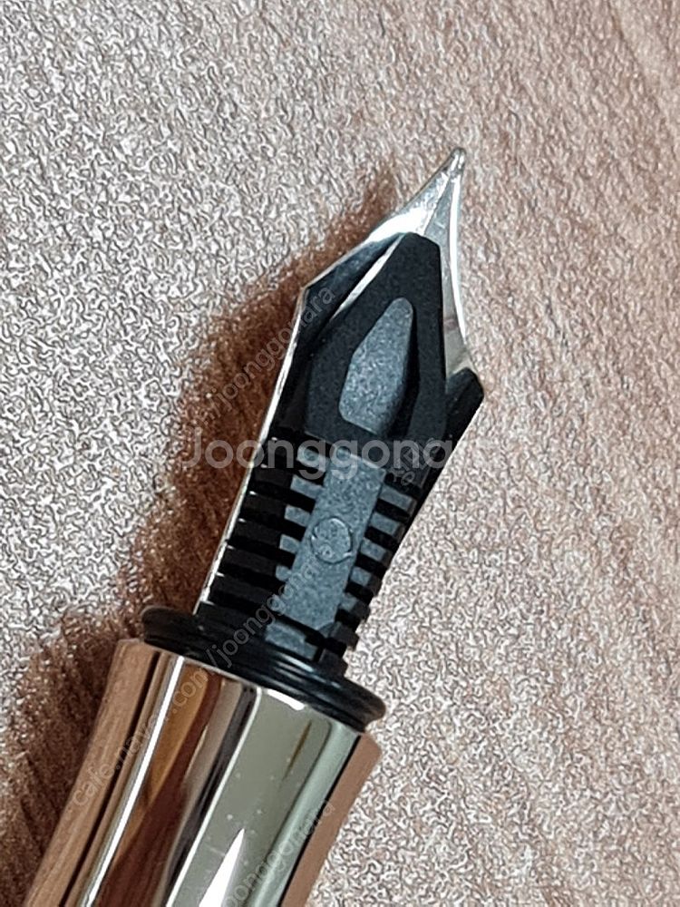 그라폰 파버카스텔 클래식 플래티넘 f촉 만년필 팔아요!--5