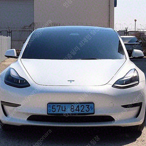 테슬라 중고차 테슬라 모델3 중고차 흰색 2022년식 88,460km 롱 레인지 중고차거래카페