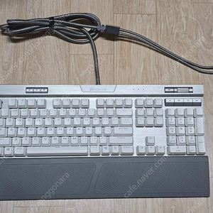 커세어 기계식 키보드 K70 RGB MK.2 SE (은축) 판매합니다!