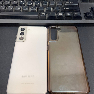 갤럭시S21 화이트 256GB 무잔상 상태좋은 중고19만팝니다.