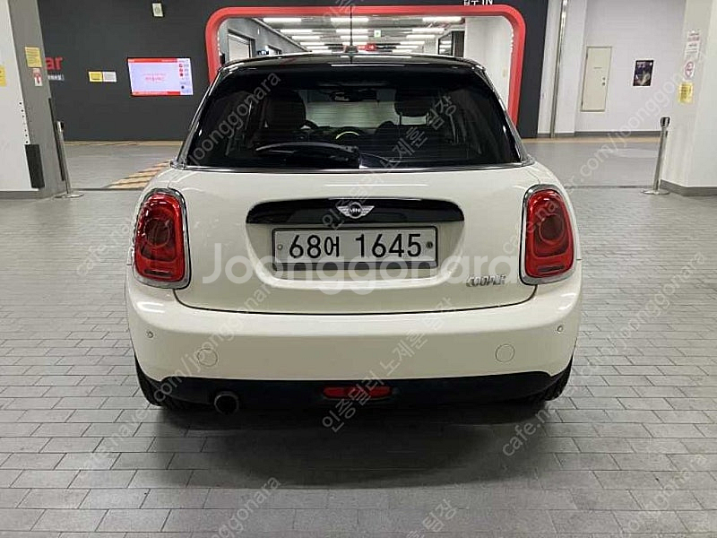 중고 미니쿠퍼 중고 가격 쿠퍼 중고차 흰색 2017년식 87,377km 5도어 파인 레더 에디션 3세대 중고차시장--3
