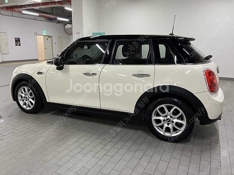 중고 미니쿠퍼 중고 가격 쿠퍼 중고차 흰색 2017년식 87,377km 5도어 파인 레더 에디션 3세대 중고차시장--4