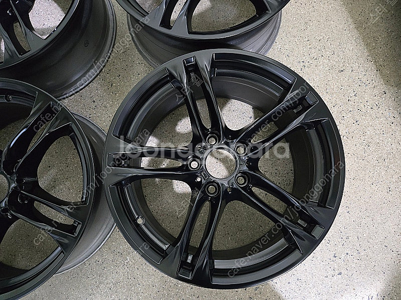 BMW F10 613M 사틴블랙 18인치 순정휠 대품판매95만원--1