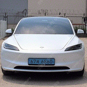 모델3중고 테슬라 중고 흰색 2024년식 12,902km RWD 중고차카페
