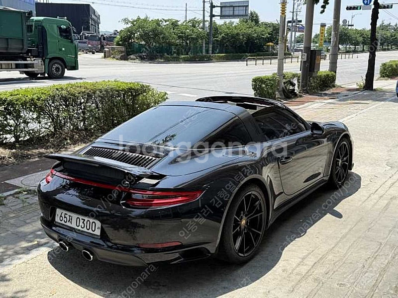 포르쉐 911 중고차 할부가능 검정색 2017년식 타르...--8