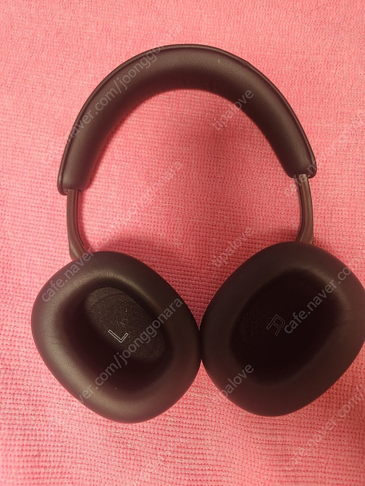 바워스앤윌킨스 PX8 블루투스헤드폰 새거구입한달--1