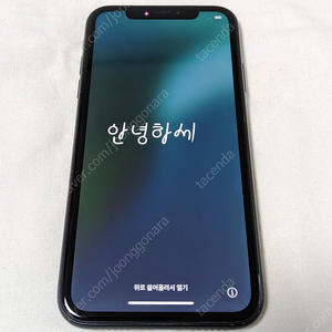 아이폰 XR 64GB 블랙 색상 판매.