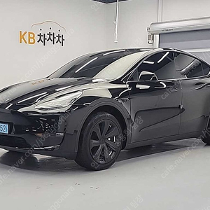 테슬라 모델 Y 중고 테슬라 중고 검정색 2021년식 27,235km 스탠다드 레인지 중고자동차시세표