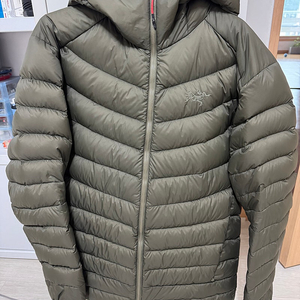 아크테릭스 아그리움 패딩 (TATSU/MD size) => 200,000 (택포)