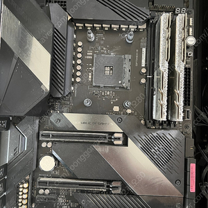 X570 히어로 판매합니다.