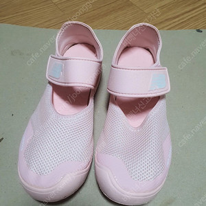 뉴발란스 아쿠아 슈즈 샌달