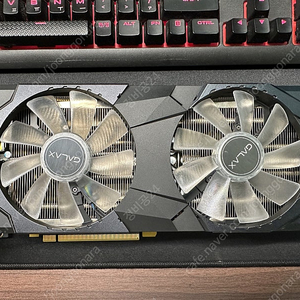 신품급 갤럭시 RTX 2070 SUPER 그래픽카드 팝니다.