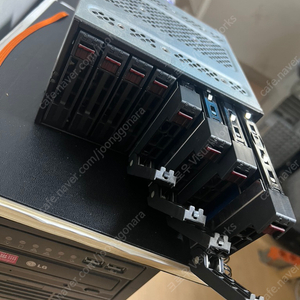 8X RAID 핫스왑모듈 + 8개 OCZ 120GB SSD