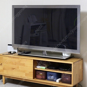 삼성 스틸 tv + 원목 tv장식장 + 블루라이트 차단 패널